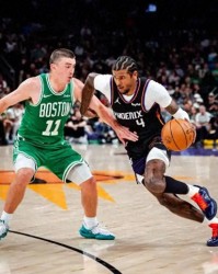 GA黄金甲体育平台-杰伦格林提前进入“暮年”！41岁老阿姨女友遭“围攻”！|波士顿凯尔特人队|德拉蒙德-格林|菲尼克斯太阳队|纽约尼克斯队|休斯敦火箭队_新浪体育_新浪新闻