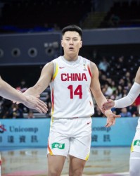 给机会就敢打！砍9分11板+在场狂赢21分，你成功保住了国家队位置|李弘权|中国男篮|郭士强|世预赛|赵继伟_新浪体育_新浪新闻