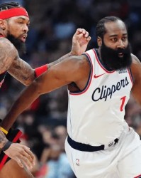 中投比三分准！哈登全场两分球12中8，而三分仅有15投2中