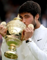 GA黄金甲体育官方网站-抢下温网、捍卫第一 这才是新王阿卡的加冕时刻！