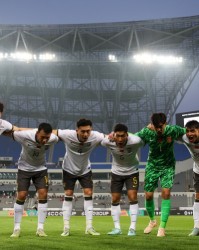 GA黄金甲体育-连续4届第3！国足近3届东亚杯均代理主帅执教，李铁+扬科均转正