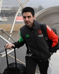 GA黄金甲体育平台-英媒：阿森纳两天后出发季前赛，约克雷斯的转会进度快赶不上了