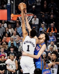 米奇：球队从首节开始就不在状态，第三节表现也不尽如人意